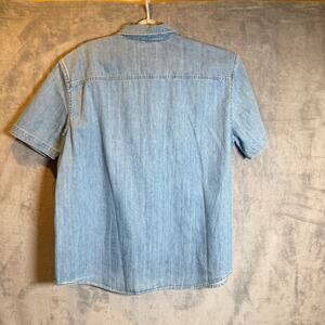 Levis Chambray Button Down Shirt Mens XL Blue Short Sleeve Relaxed Fit